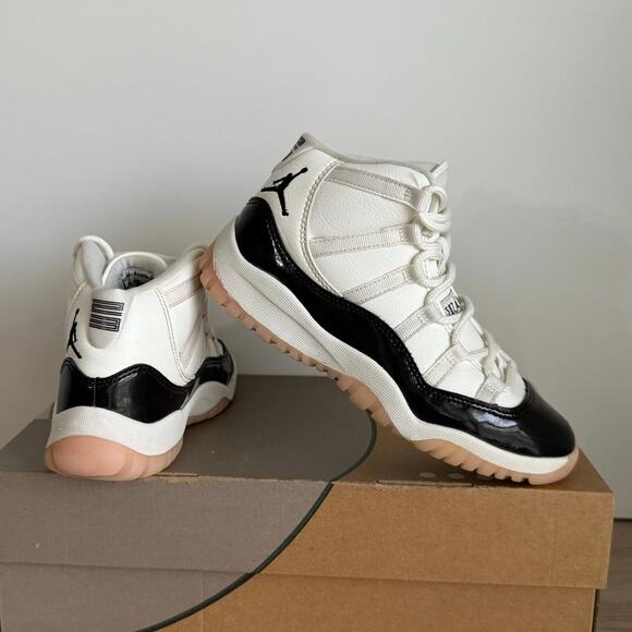 Nike Air Jordan 11 Retro ‘Neapolitan Brown’ Kids Sneakers- SZ 1.5 Y - Picture 6 of 13
